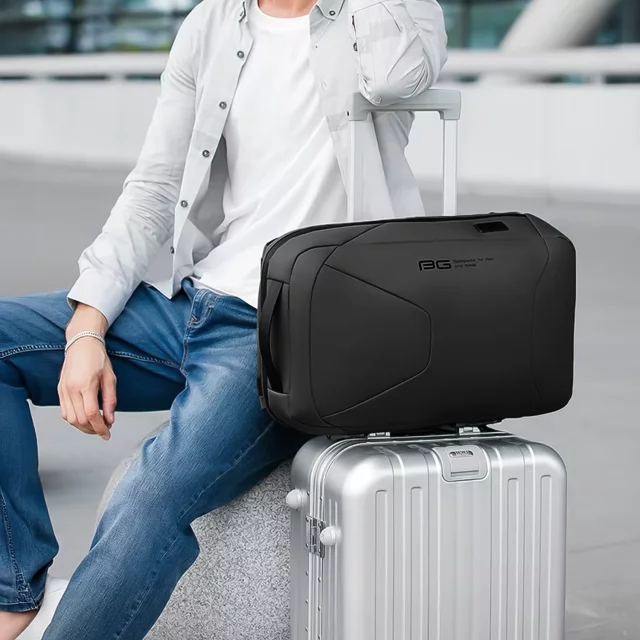 Bange wasserdichter Rucksack für 15,6-Zoll-Laptop, Stadtreisender, 45 x 30 x 16 cm, für Arbeit, Flugzeug, Herren, Damen, mit USB-Anschluss Schwarz