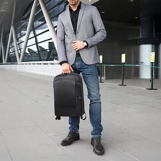 Bange wasserdichter Rucksack für 15,6-Zoll-Laptop, Stadtreisender, 45 x 30 x 16 cm, für Arbeit, Flugzeug, Herren, Damen, mit USB-Anschluss Schwarz