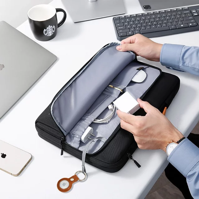 Wasserdichte Laptoptasche von Bange für Laptops bis 14 Zoll (34 x 26 x 3,5 cm), ideal für Arbeit und Flugreisen, mit Tragegriff, für Damen und Herren, Schwarz